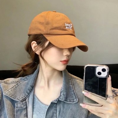 三个摩登女性